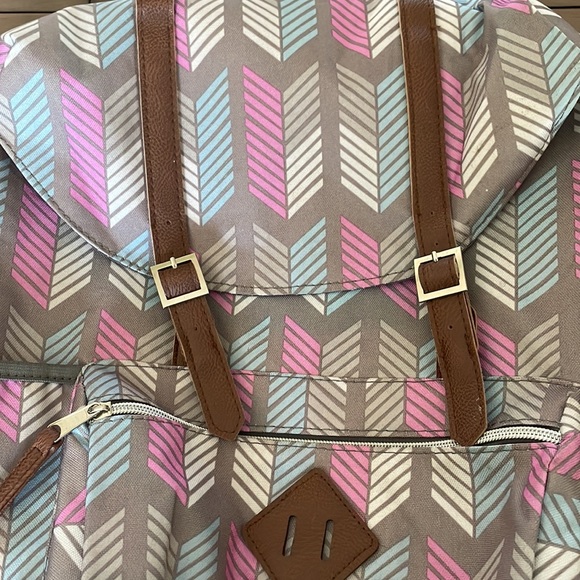 Girl’s Trailmaker Backpack - Picture 2 of 8